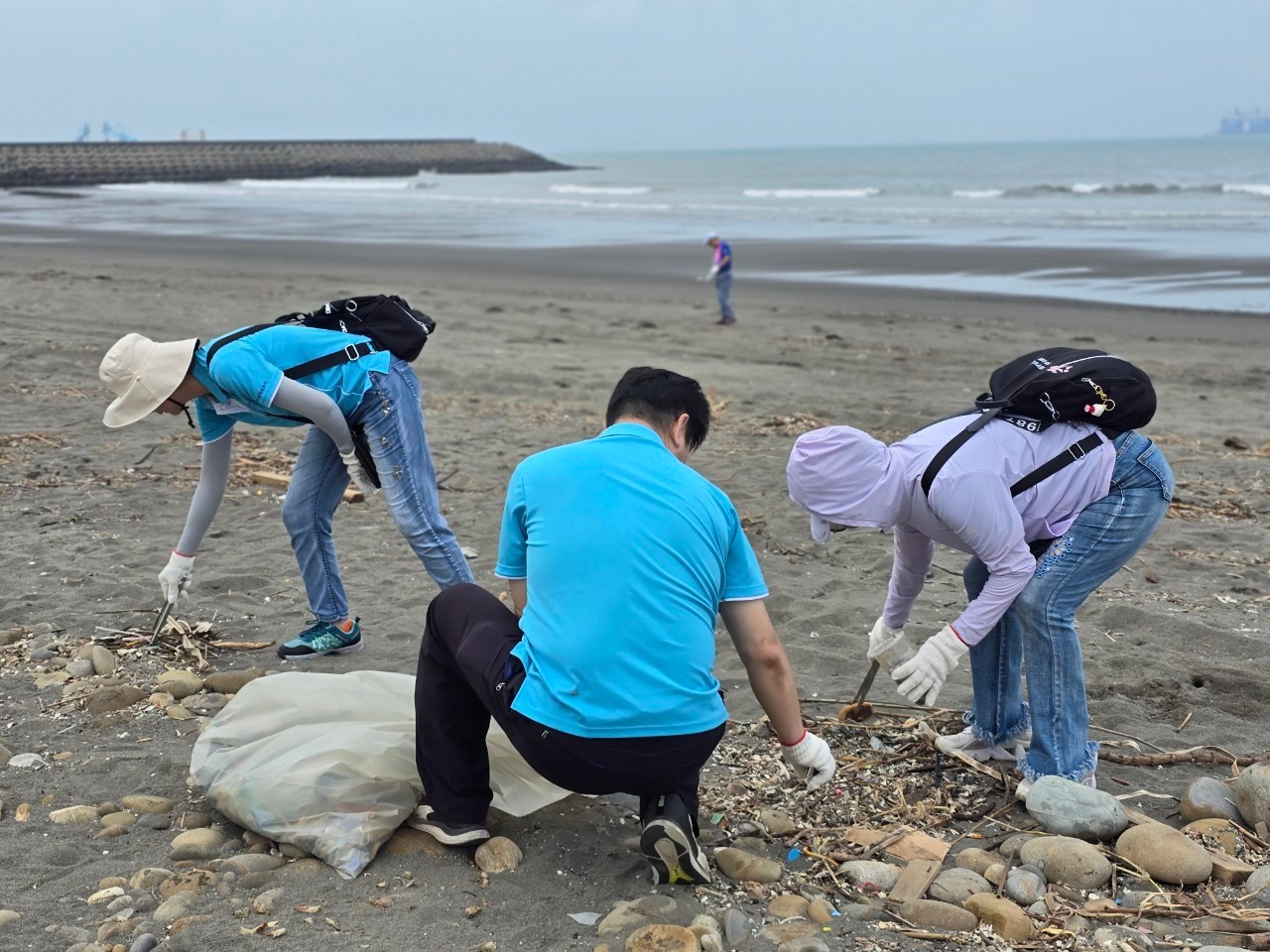 LINE_ALBUM_113927第五八分區聯合社區服務-世界清潔日淨灘活動_240927_64.jpg LINE_ALBUM_113927第五八分區聯合社區服務-世界清潔日淨灘活動_240927_64.jpg